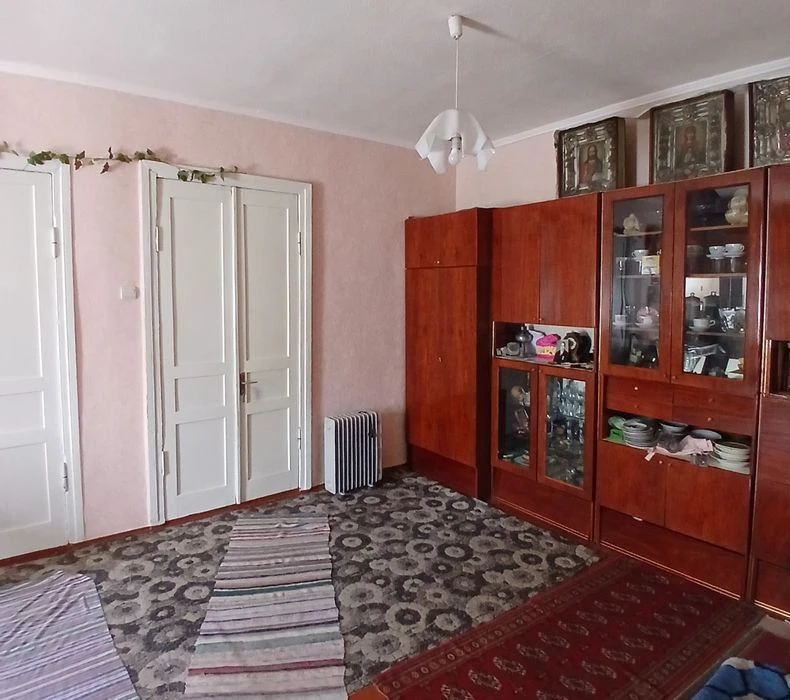 Продаж половини будинку в центрі міста
