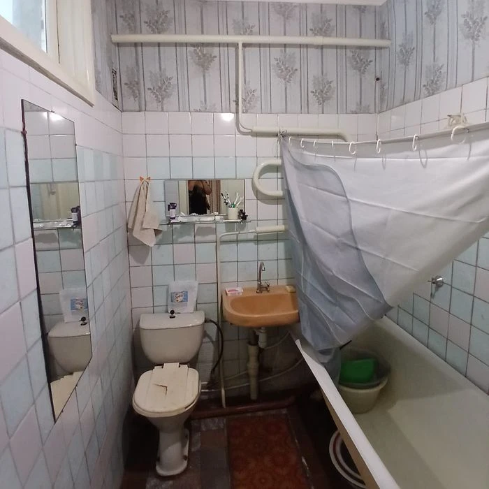 Продаж половини будинку в центрі міста