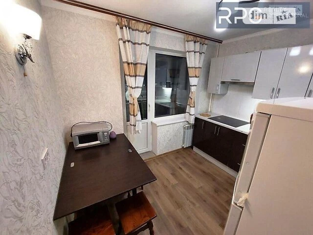 Продаж 1к квартири 33.9 кв. м на вул. Левка Лук'яненка 1Д •