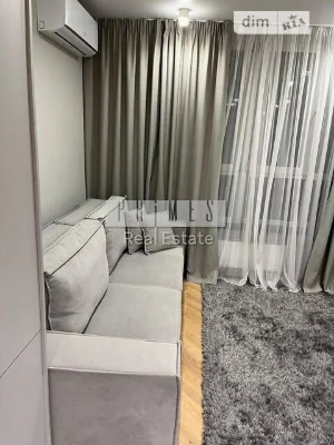 Продаж 3к квартири 74 кв. м на вул. Михайла Максимовича 32А