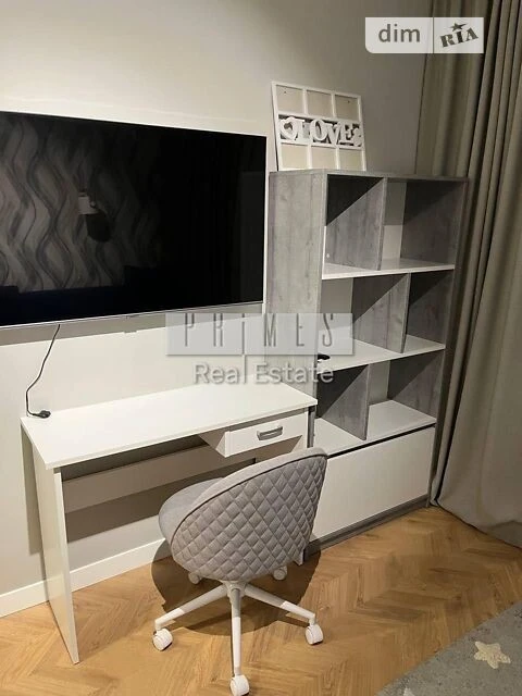 Продаж 3к квартири 74 кв. м на вул. Михайла Максимовича 32А