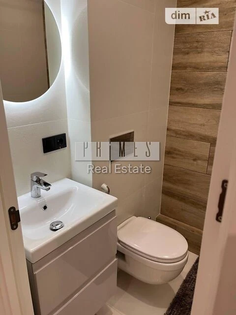 Продаж 3к квартири 74 кв. м на вул. Михайла Максимовича 32А