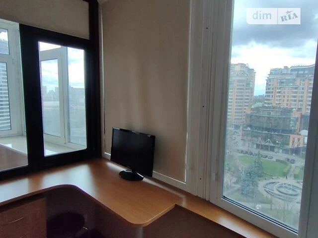 Продаж 3к квартири 84 кв. м на вул. Старонаводницька 6Б • ID