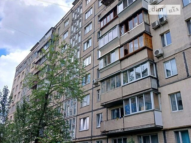 Продаж 3к квартири 63 кв. м на вул. Юрія Шумського 10 • ID 3
