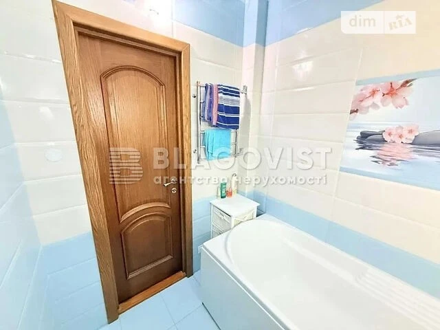 Продаж 1к квартири 68 кв. м на вул. Батальйону Шейха Мансура