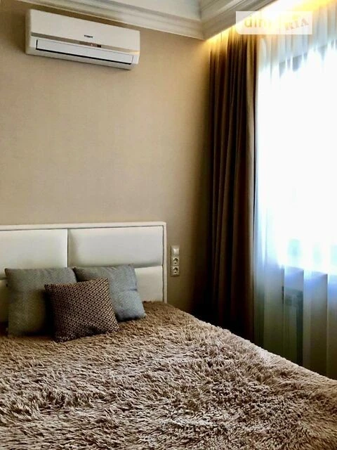Продаж 2к квартири 57 кв. м на вул. Січових Стрільців 76 • I