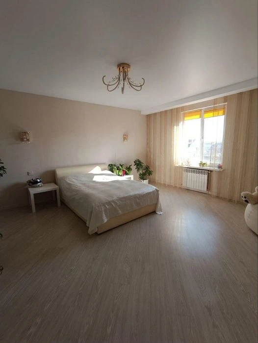 Wonderful two-story house in Cheremkhy. (169-372)