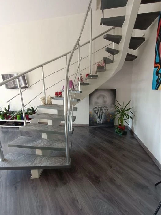 Wonderful two-story house in Cheremkhy. (169-372)