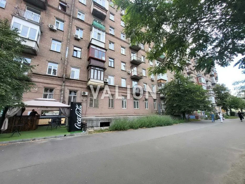 Продаж двокімнатної квартири 43.8м² вул. Січових Стрільців,