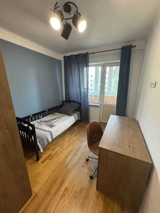 Продаж 3к квартири, Гетьмана Кирилла Разумовского 12, Святош