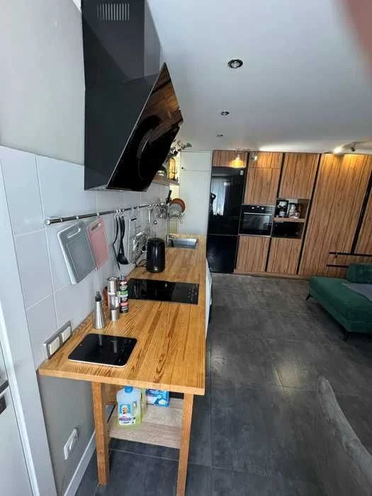 Продаж 3к квартири, Гетьмана Кирилла Разумовского 12, Святош