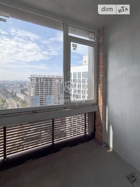 Продаж 3к квартири 121.2 кв. м на пров. Берестейський 11К •