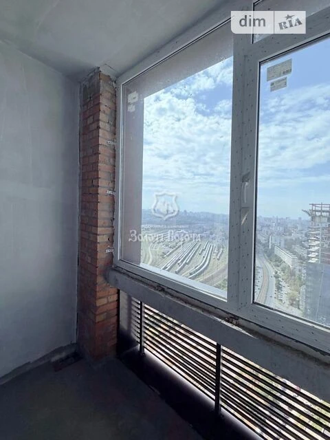 Продаж 3к квартири 121.2 кв. м на пров. Берестейський 11К •
