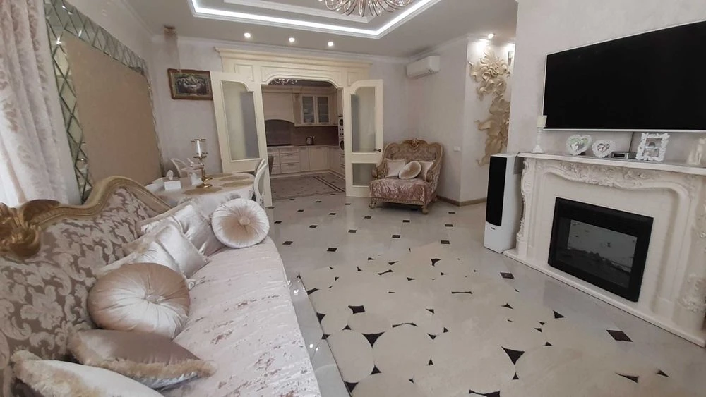 В продаже роскошный 2х этажный дом в районе Вузовского.