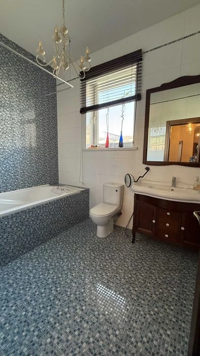 Продается современный дом с ремонтом и мебелью.