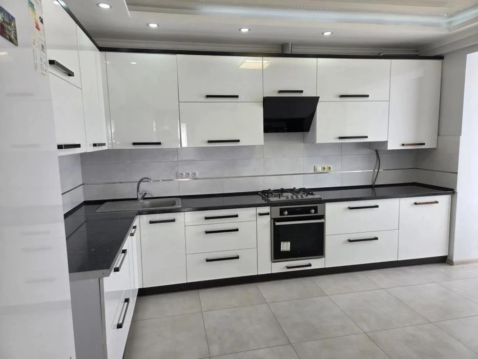 Продаж 2 кім.квартира 77.10 м² 2/11ц вул.Богдана  Хмельницьк