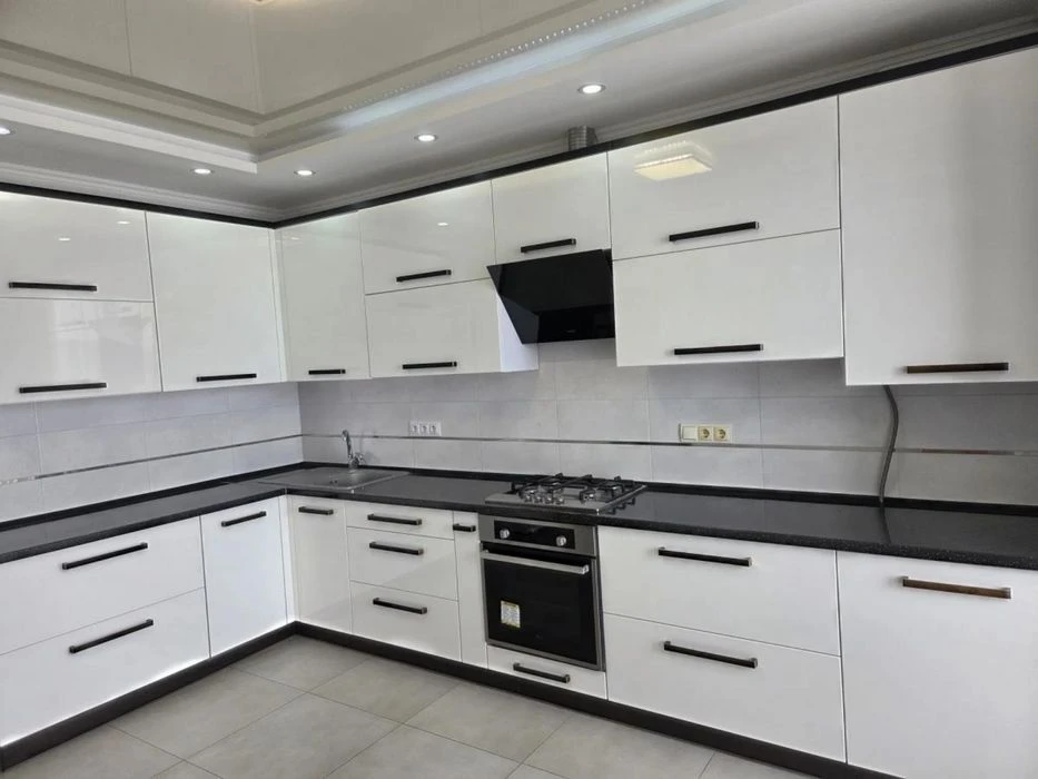 Продаж 2 кім.квартира 77.10 м² 2/11ц вул.Богдана  Хмельницьк