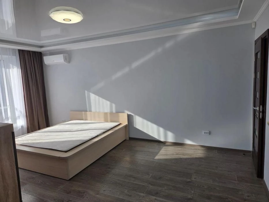 Продаж 2 кім.квартира 77.10 м² 2/11ц вул.Богдана  Хмельницьк