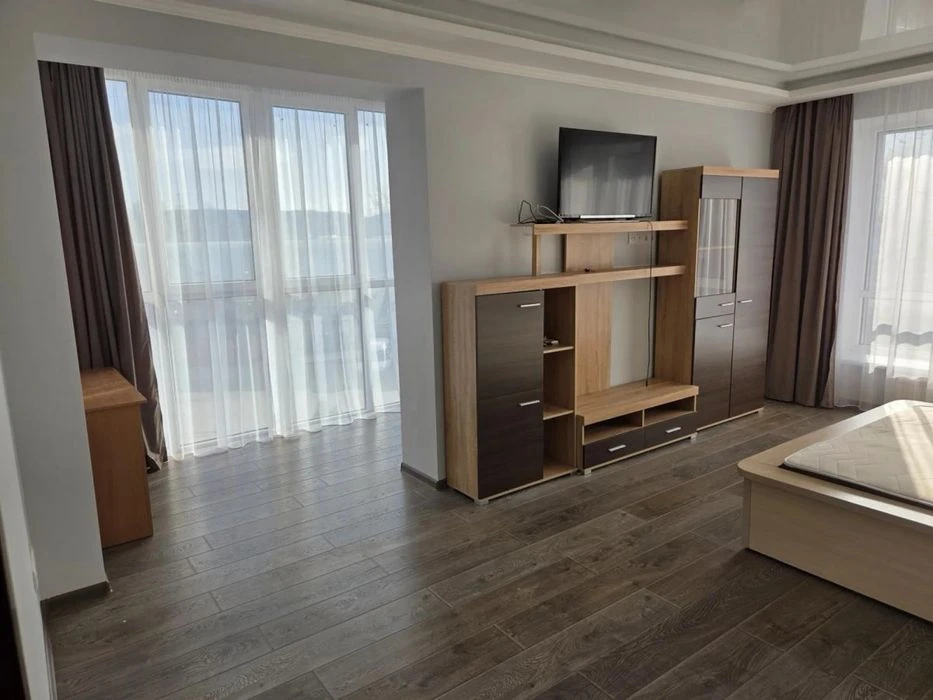 Продаж 2 кім.квартира 77.10 м² 2/11ц вул.Богдана  Хмельницьк