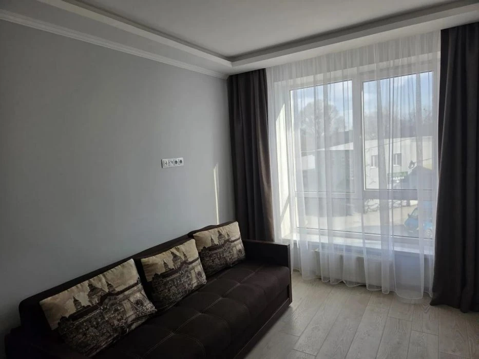 Продаж 2 кім.квартира 77.10 м² 2/11ц вул.Богдана  Хмельницьк