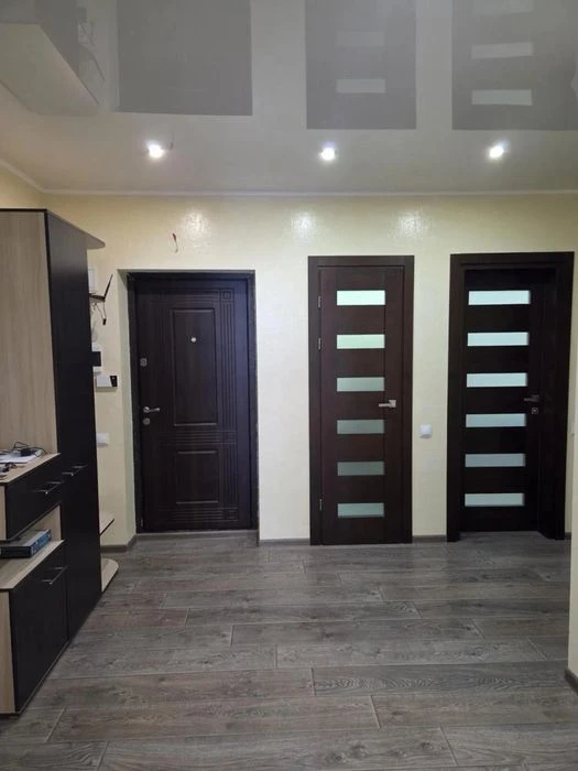 Продаж 2 кім.квартира 77.10 м² 2/11ц вул.Богдана  Хмельницьк