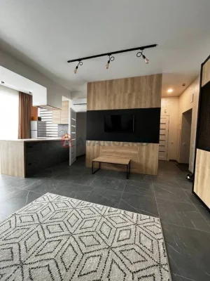 Продаж 2 кімнатноі квартири в центрі