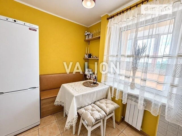 Продаж 1к квартири 28 кв. м на вул. Максима Берлінського 25