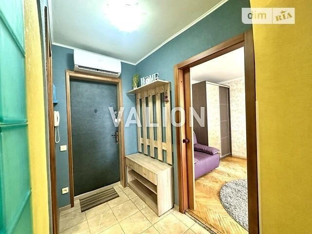 Продаж 1к квартири 28 кв. м на вул. Максима Берлінського 25
