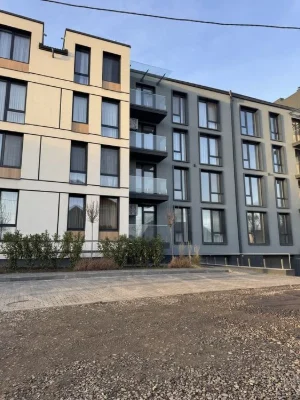 Продаж 2х кім з балконом 1200$ кв район Київської Підземний