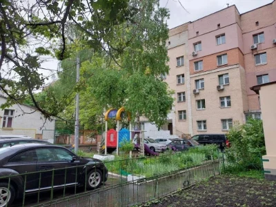 Продаж 4-кімнатної квартири 93 м², Кирилівська вул., 30/5