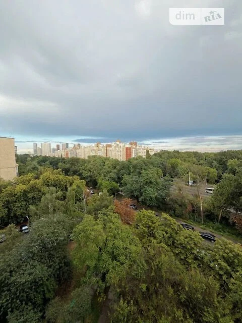 Продаж 1к квартири 35.5 кв. м на просп. Академіка Глушкова 3