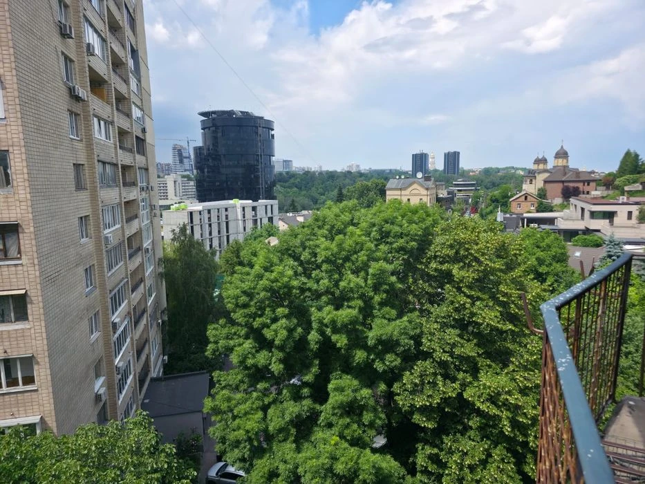 Продам 1-кімн квартиру Печерський р-н, вул. Ломаківська 2  (