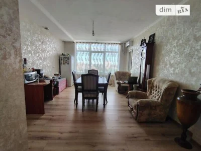Продаж 2к квартири 72.5 кв. м на вул. Євгена Сверстюка 6Д •