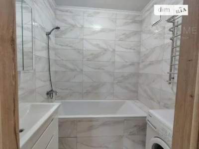 Продаж 2к квартири 72.5 кв. м на вул. Євгена Сверстюка 6Д •