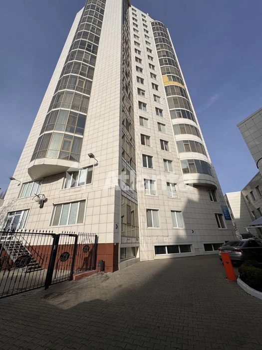 Продам 2 комнатную квартиру в ЖК Гранд парк! Низкий этаж, кл