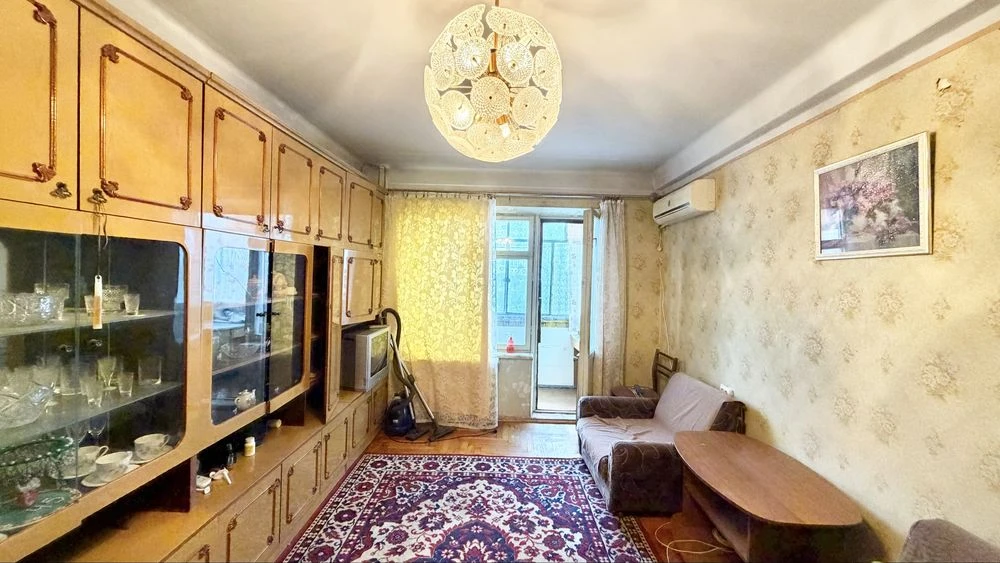 Продаж 3-кімн кв по вул Героїв Крут ( 12 квітня)
