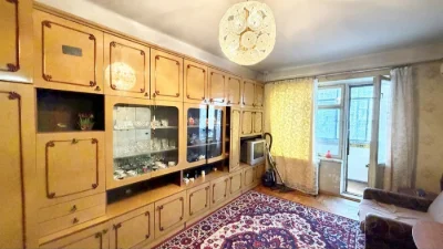 Продаж 3-кімн кв по вул Героїв Крут ( 12 квітня)