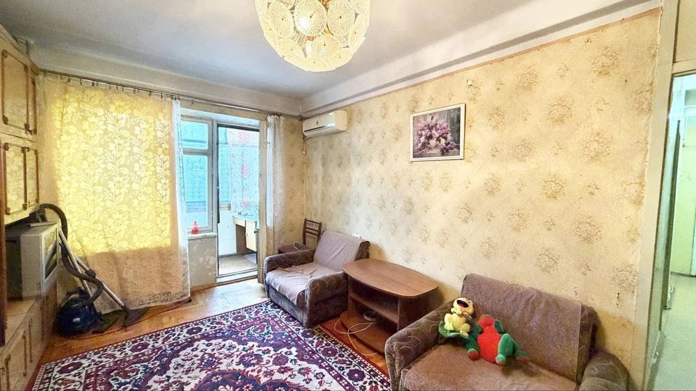 Продаж 3-кімн кв по вул Героїв Крут ( 12 квітня)