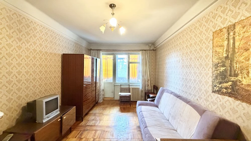 Продаж 3-кімн кв по вул Героїв Крут ( 12 квітня)