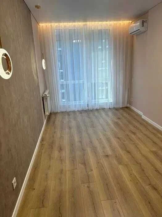 Продаж 1 кім. квартири з готовим ремонтом в сучасному ЖК