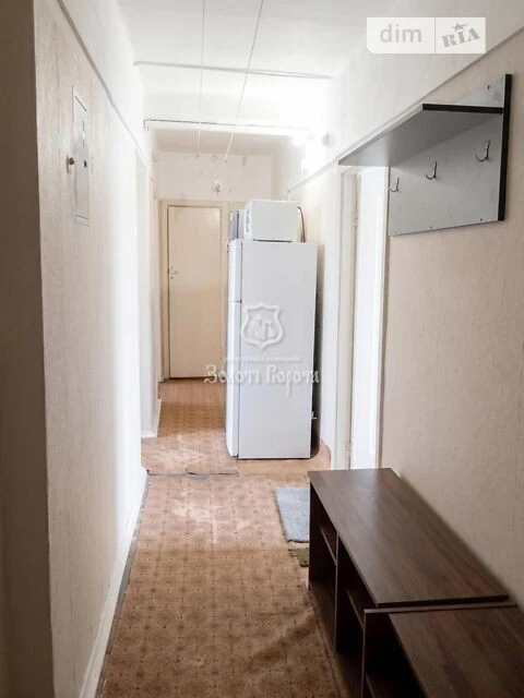 Room for sale 11.1 sq. m. on Akademika Dobrokhotova 8 •