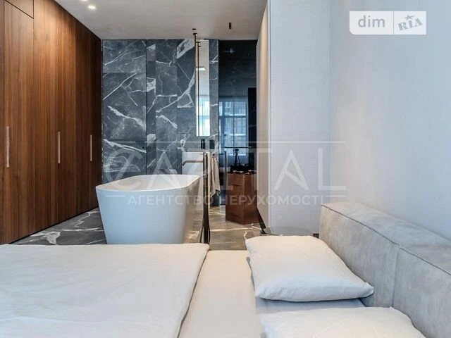 Продаж 3к квартири 86 кв. м на вул. Андрія Верхогляда 1-20А