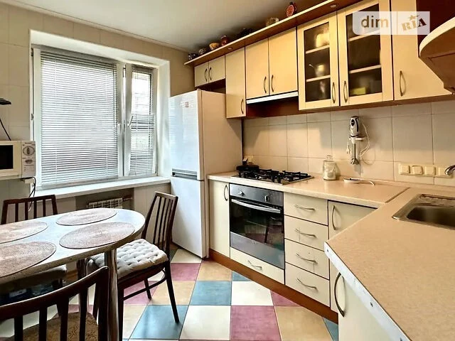Продаж 2к квартири 54 кв. м на вул. Прирічна 17Д • ID 347925