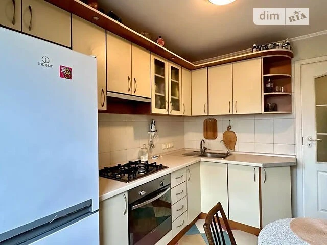 Продаж 2к квартири 54 кв. м на вул. Прирічна 17Д • ID 347925