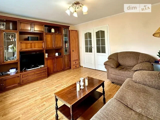 Продаж 2к квартири 54 кв. м на вул. Прирічна 17Д • ID 347925