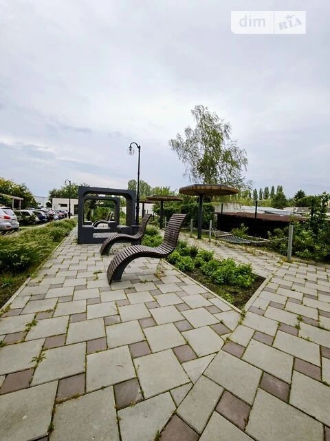 Продаж 2к квартири 76 кв. м на вул. Академіка Заболотного 15