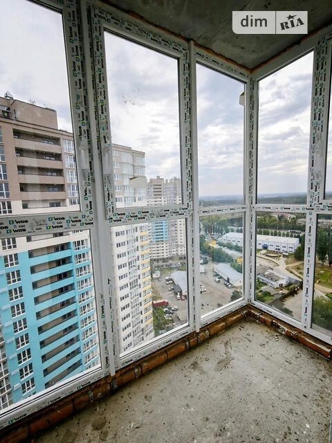 Продаж 2к квартири 76 кв. м на вул. Академіка Заболотного 15