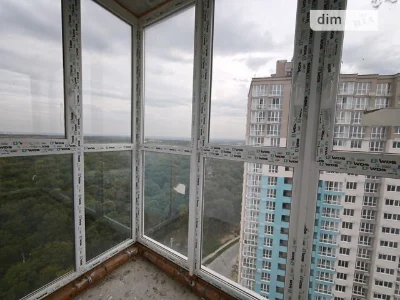 Продаж 2к квартири 76 кв. м на вул. Академіка Заболотного 15