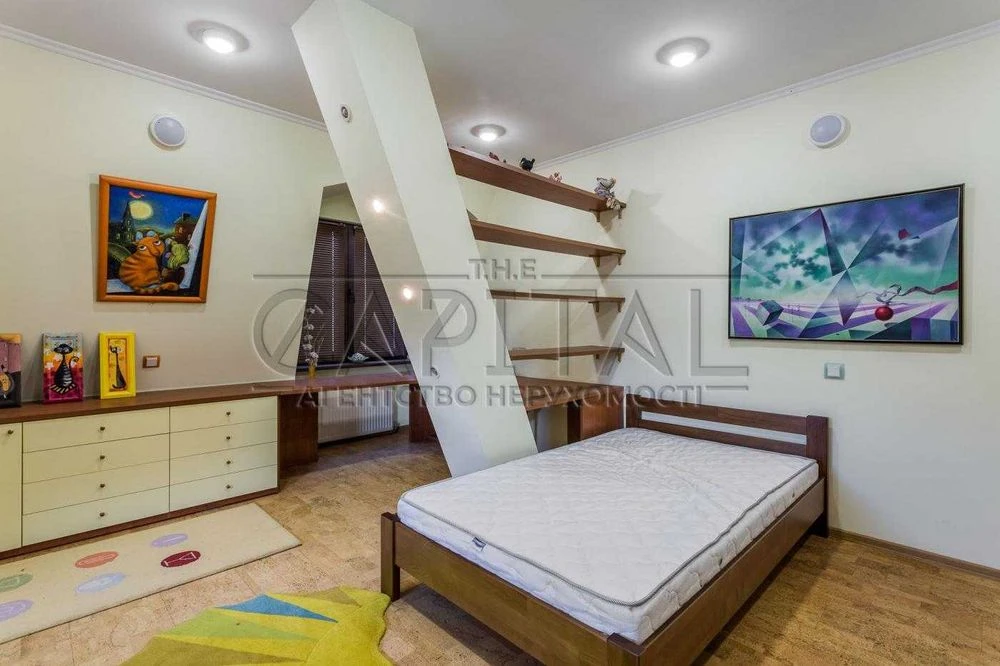 Продажа квартиры, пер. Аллы Горской, Центр