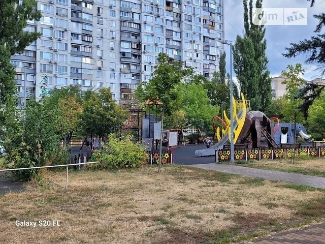 Продаж 3к квартири 62.9 кв. м на наб. Русанівська 8 • ID 347